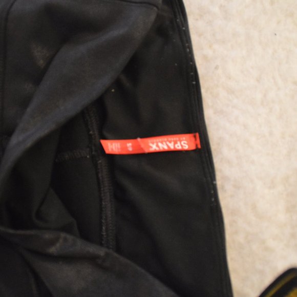 Spanx Faux Leather Leggings - Picture 5 of 6